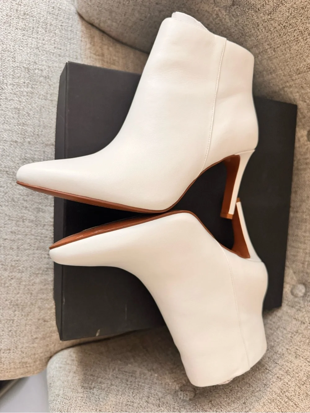 Banana Republic Women's Ankle Booties in Off-White - Classic Pointed Toe 6.5